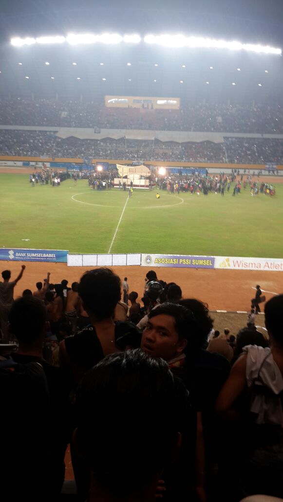 achmadado's tweet photo. Janji untuk sebuah kehormatan #manokwari-palembang #FinalISL2014 #2tahunlalu @simamaung @officialvpc @mengbal @usabperning_ @persib https://t.co/b2u0yDf47m