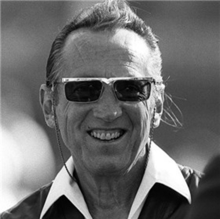 HotTAKEitude's tweet photo. Makin poppa proud. #raidernation stand upppppp!!!! ☠☠☠☠ #aldavis #raidernation #triplec #afcwest #nfl #silverandblack #isback @RAIDERS #fire https://t.co/ng7mNNOnO0