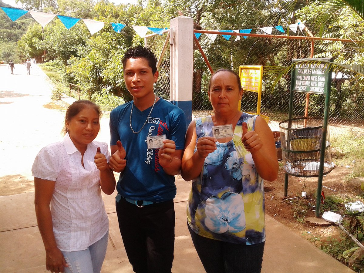 jassonvasquez2's tweet photo. Poblacion de San Lucas dice yo #YaVote en  #Elecciones2016
#AMORANICARAGUA https://t.co/YL6BKbepqi