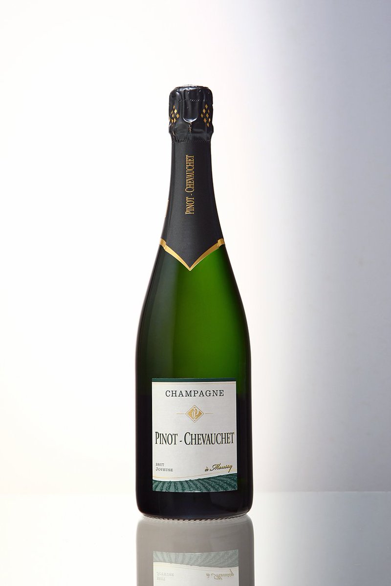 Champ_PinotChev's tweet photo. Evening buffet tonight! Get our cuvée Joyeuse which will be perfect with your food. Enjoy the tasting ! #BrutChampagne #Goodtasting https://t.co/pg28is6Mg8