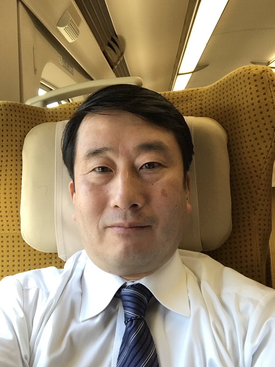 田中 真一 昨日は伝統の大学ラグビー対抗戦 明治大学との一戦 テレビにて観戦をしたが敗れはしたものの後輩たちの素晴らしいラグビー 戦う姿勢に大変感動しました その熱を受けて今から釜石に向かいます 何としてもラグビーワールドカップ19日本大会