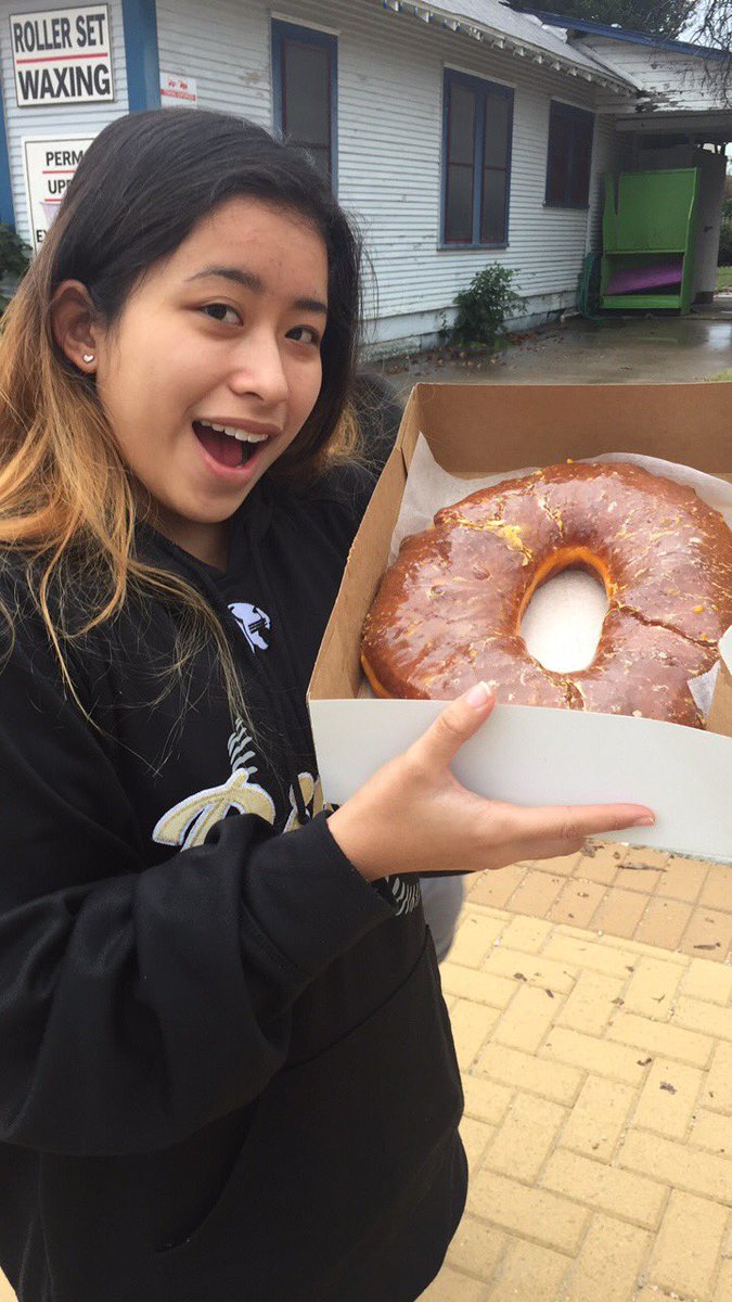 Laniiiix2's tweet image. Went to Chip and Joanna's bakery, watched my brother play rugby, went to the capital, and got REALLY good donuts💯✊🏼🔥 #weekendinaustin