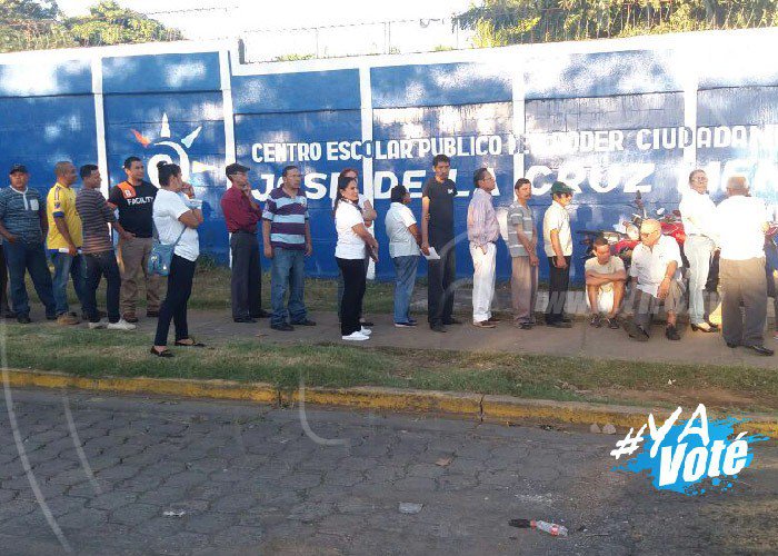 saga12320's tweet photo. #eleccion2016 
desde muy temprano las votasciones https://t.co/60mmoatlH6