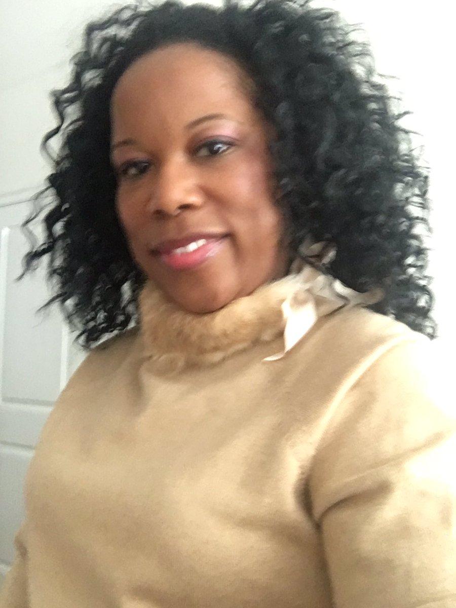 PurseBaby's tweet photo. @DrSSWhitmore,I understand how it feels to live in 2 separate homes.  Loving the ENTIRE BED, CLEAN House.  Living b/w  SC &amp; NY all 4 the kid https://t.co/pjp3nyLEAb