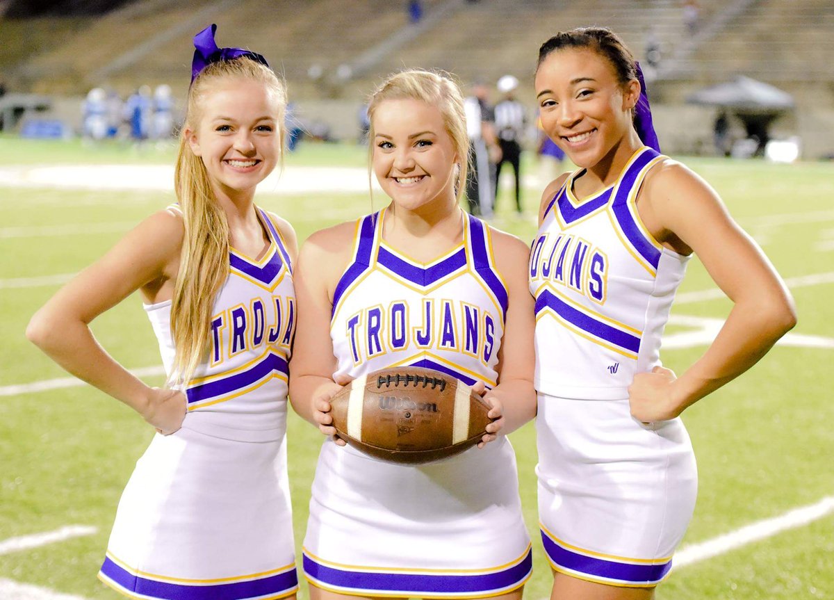 High school teen. Черлидинг Tween. Юниор герлз. Черлидеры 12 13 лет. Cheerleaders High School Junior.