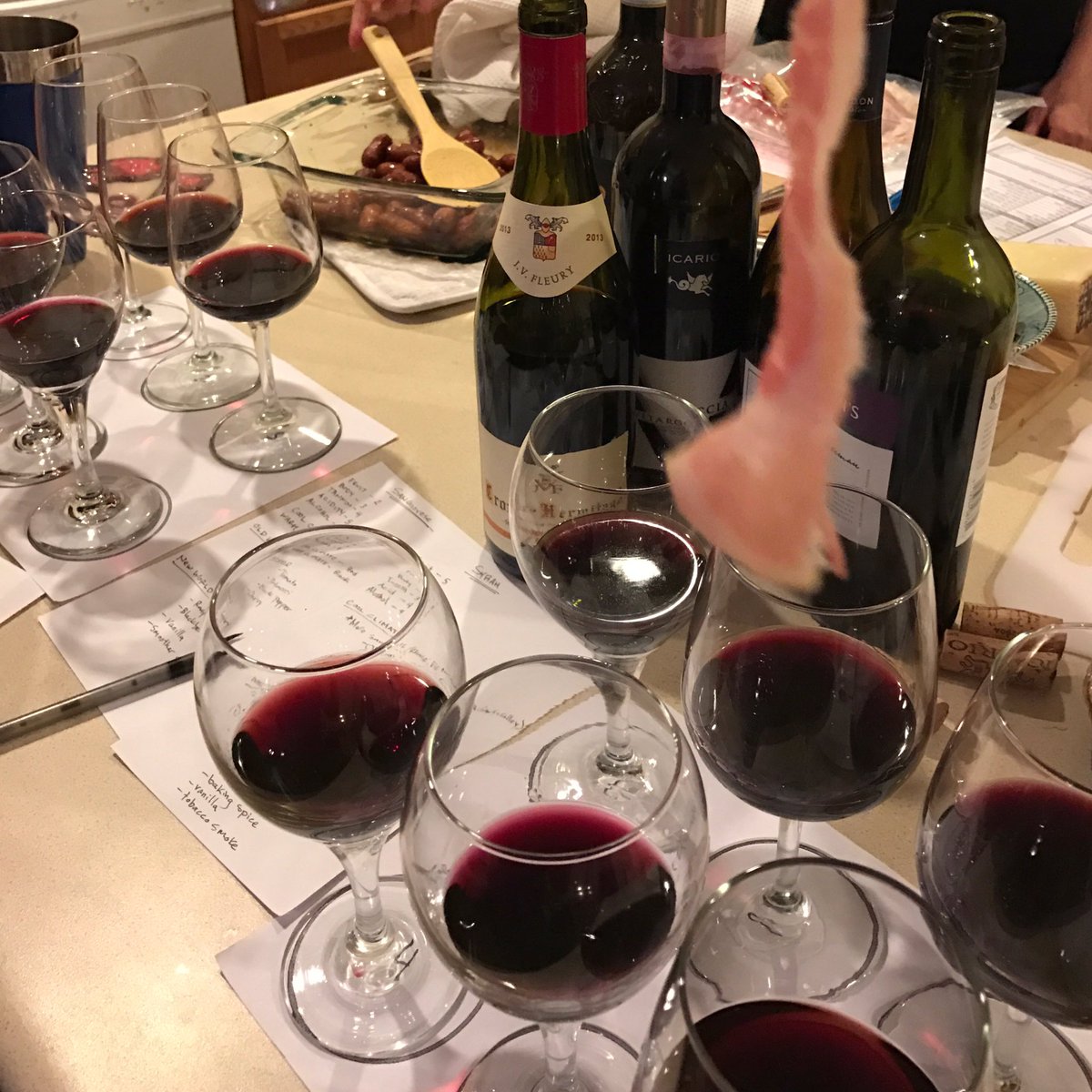 HEchocolate's tweet photo. Syrah, vinous Sangiovese and lots of fat stuff #wine #rhone #tuscany https://t.co/1EhuXiAjyZ