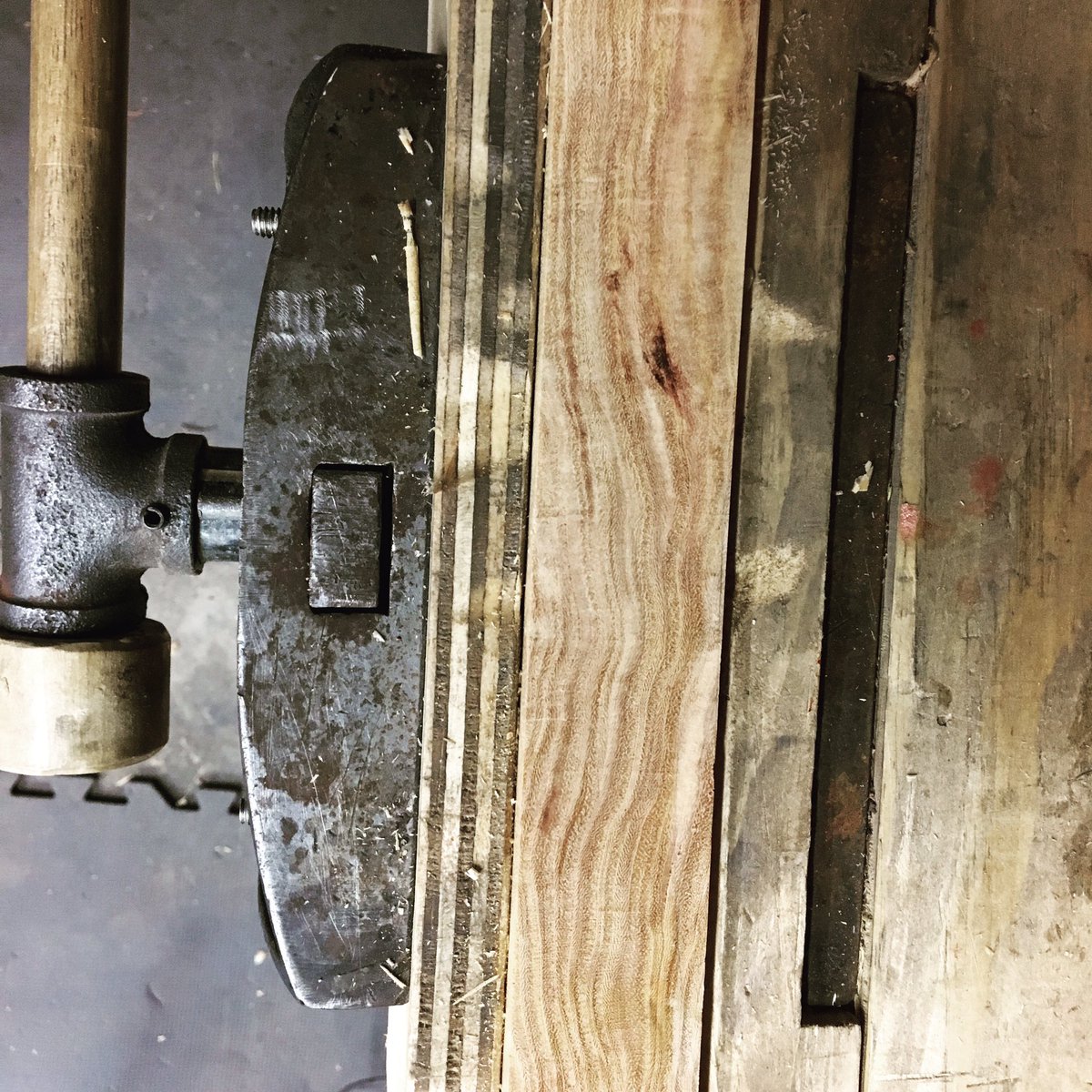 WoodWorkLife's tweet image. Is it fair to torture test a hand plane on end grain hard maple burl? #hardmaple #woodworking #handtools @leevalleytools @stanleytoolsuk