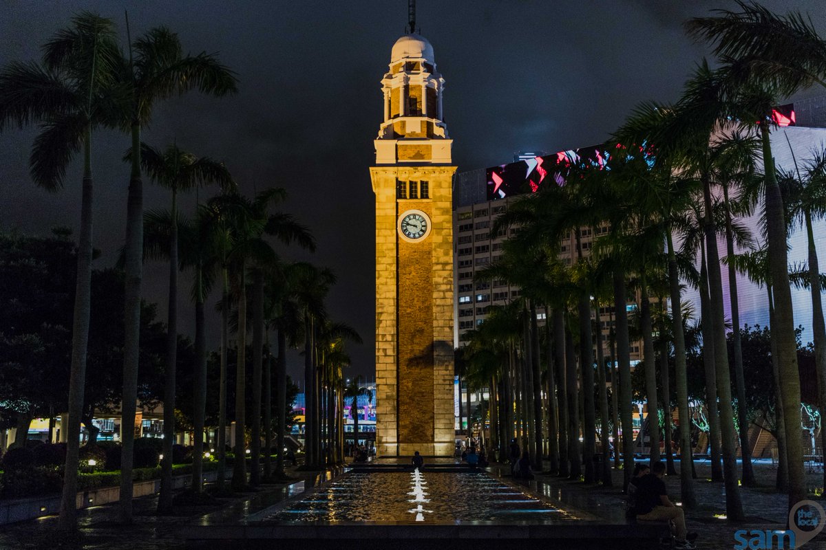 SamTheLocal's tweet photo. Night shot of the #TST clock tower, the only remnant of the Kowloon station #samthelocal #hongkong #hk #urban #oldhongkong #hkphoto https://t.co/bjyGzntTy6