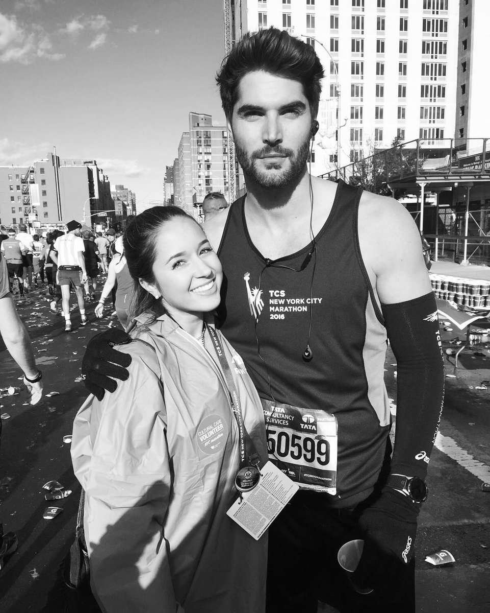 nickbatemanbr's tweet image. .@itsNickBateman com fãs ontem em NY (2)

{📷: lissneens || vanessalucksch}