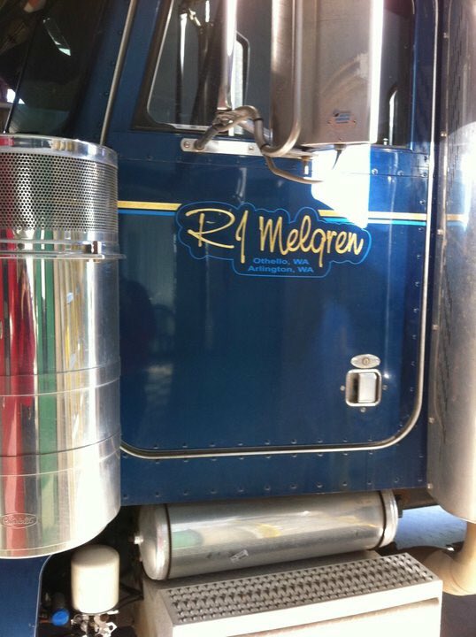 CliffWells4's tweet photo. One classy truck door graphic. #Trucking #othellowa https://t.co/JX6t0LR7Gv