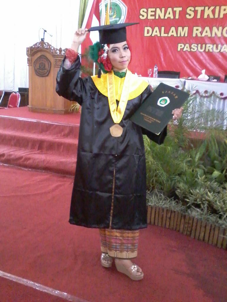 windiahdia's tweet photo. #mygraduationday #wisuda2016 https://t.co/qIkPQPvCIB
