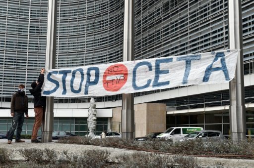 SRAntiFascism's tweet photo. #Dutch #CETAReferendum
LoomsTargeting
#CanadaEu #AECG.
#Nederlands YetTo #Ratify
#CETA With #Порошенко
E/F:https://t.co/PoN02UzQrU
#TTIPCETA https://t.co/MTYgUdpE2J