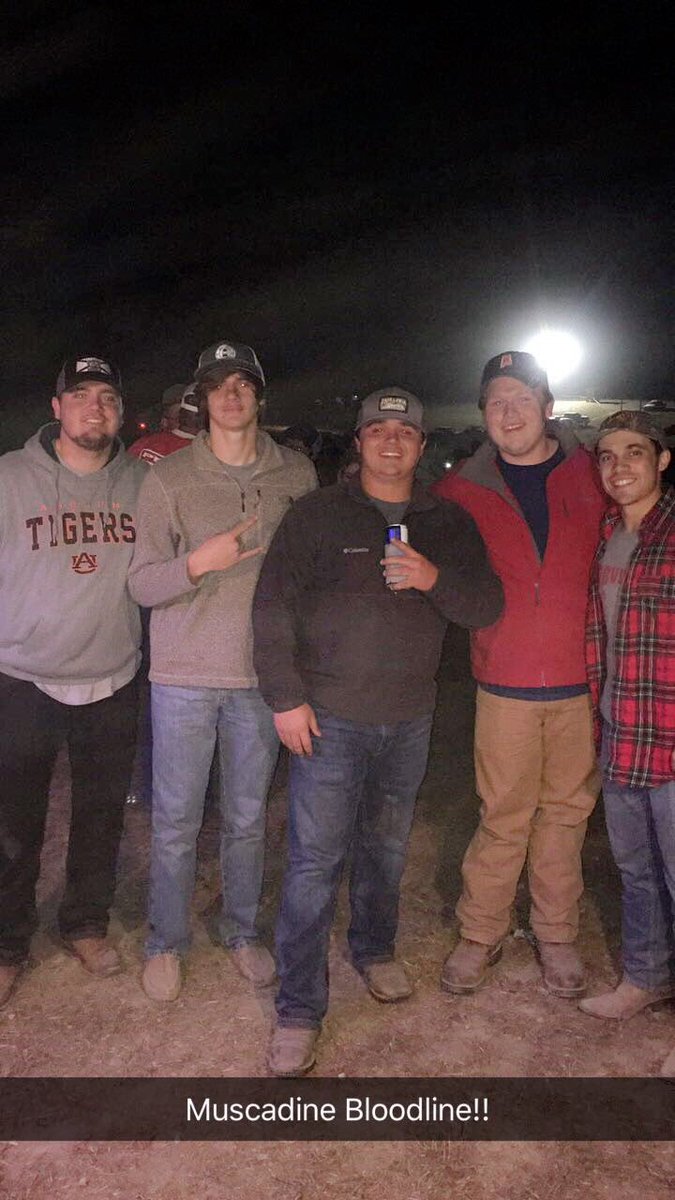 dylan_james_09's tweet photo. #BACK40BASH lastnight! https://t.co/iWXpluuBWm