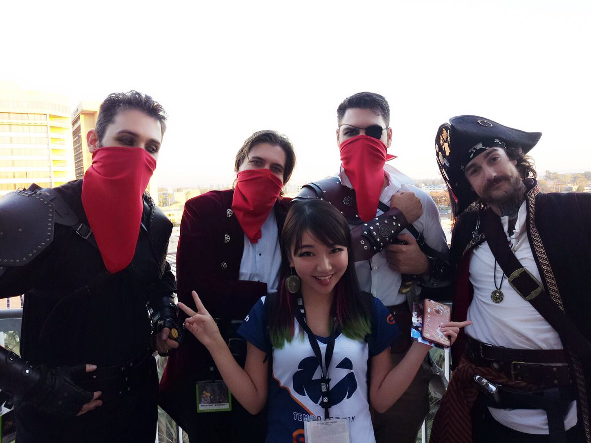 TempoEloise's tweet photo. My favorite cosplay! They want me to hashtag defile brother hood but don't know how to spell correctly :) I'm a noob https://t.co/YBn2mJOrjn