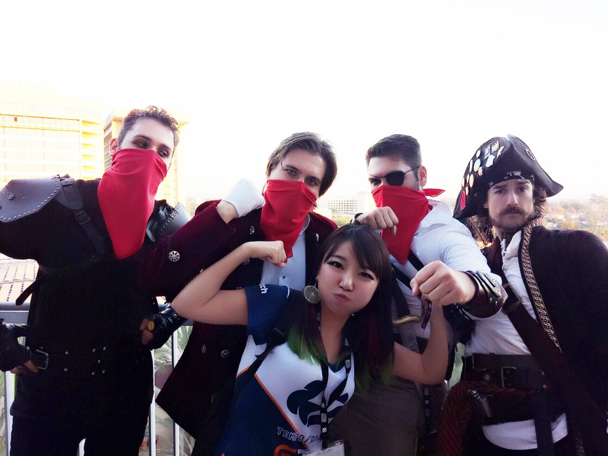 TempoEloise's tweet photo. My favorite cosplay! They want me to hashtag defile brother hood but don't know how to spell correctly :) I'm a noob https://t.co/YBn2mJOrjn