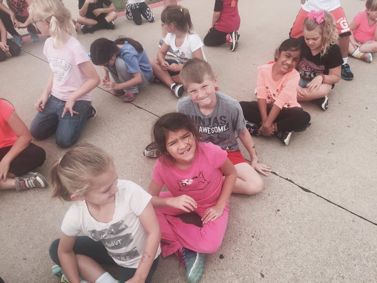 krloyd1's tweet photo. Turkey Trot and our food items #donald_es #lisdthrive https://t.co/tc5IQ0rkiF