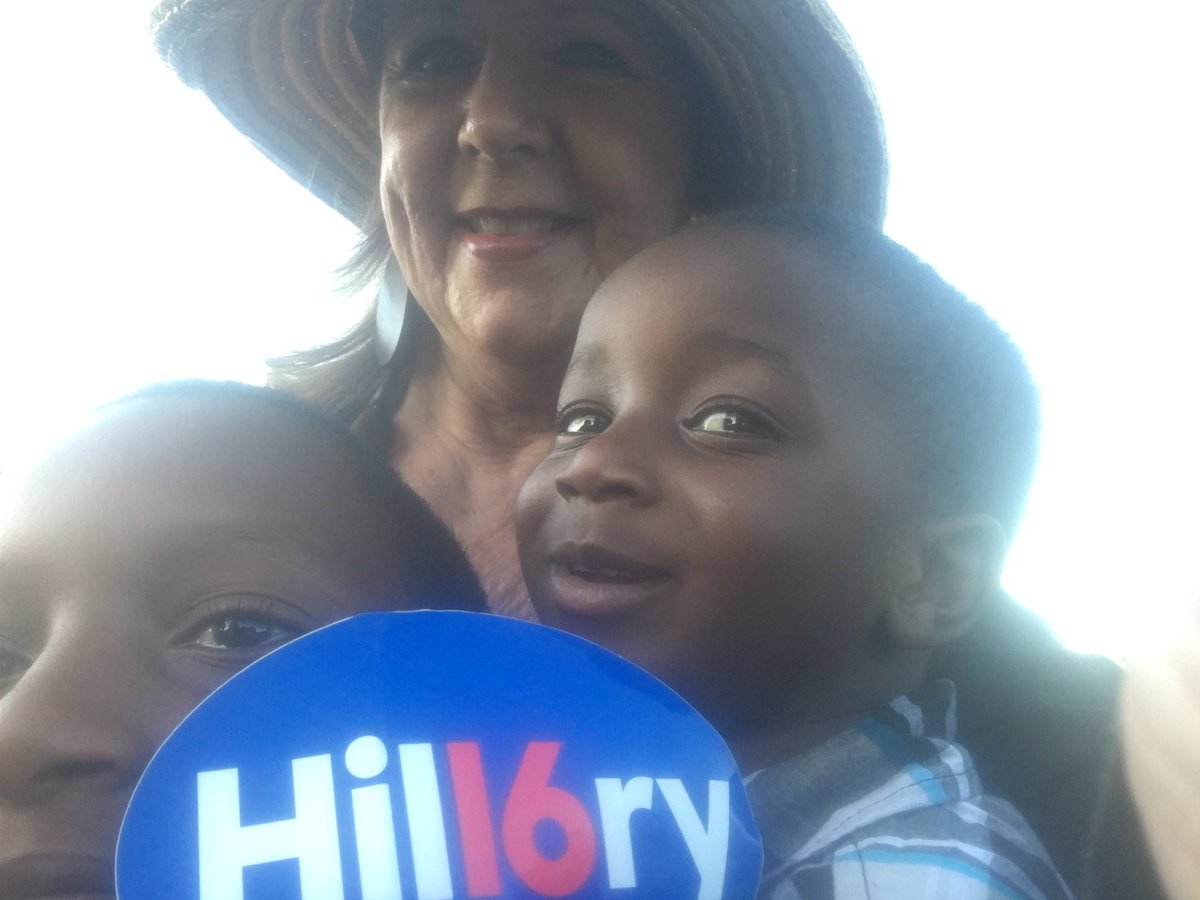 SPM3688's tweet photo. Look at the help we had in Immokalee. @LB_WIT #StrongerTogether #ImWithHer #hrc @HillaryforFL #fl2016 https://t.co/8HUiLpXLHp