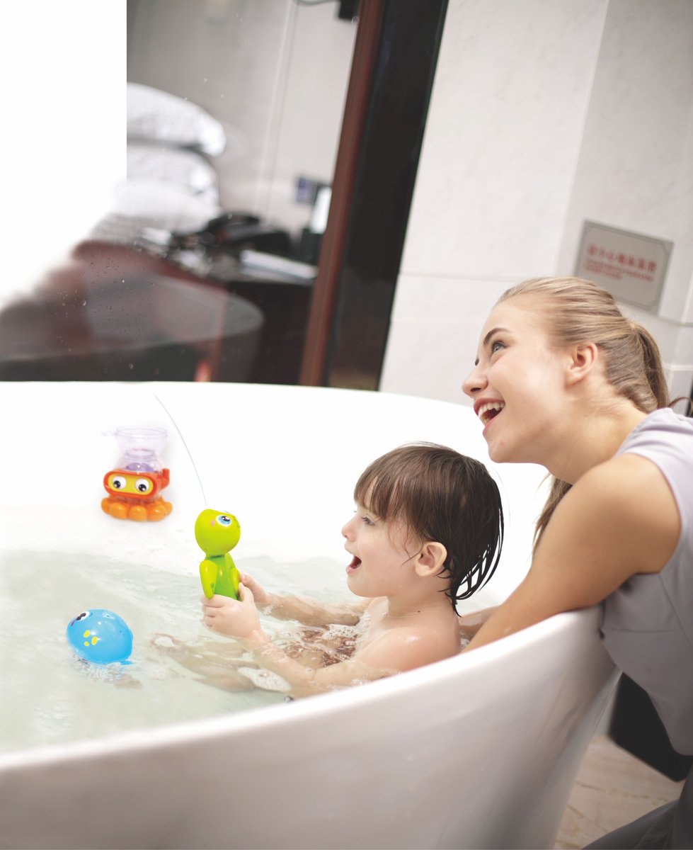 Huiletoys's tweet photo. #HuiLeToys #HappyBathTime Make bath more fun and interesting. Guiding baby enjoys in bathing time. https://t.co/UgRHNp3xRu