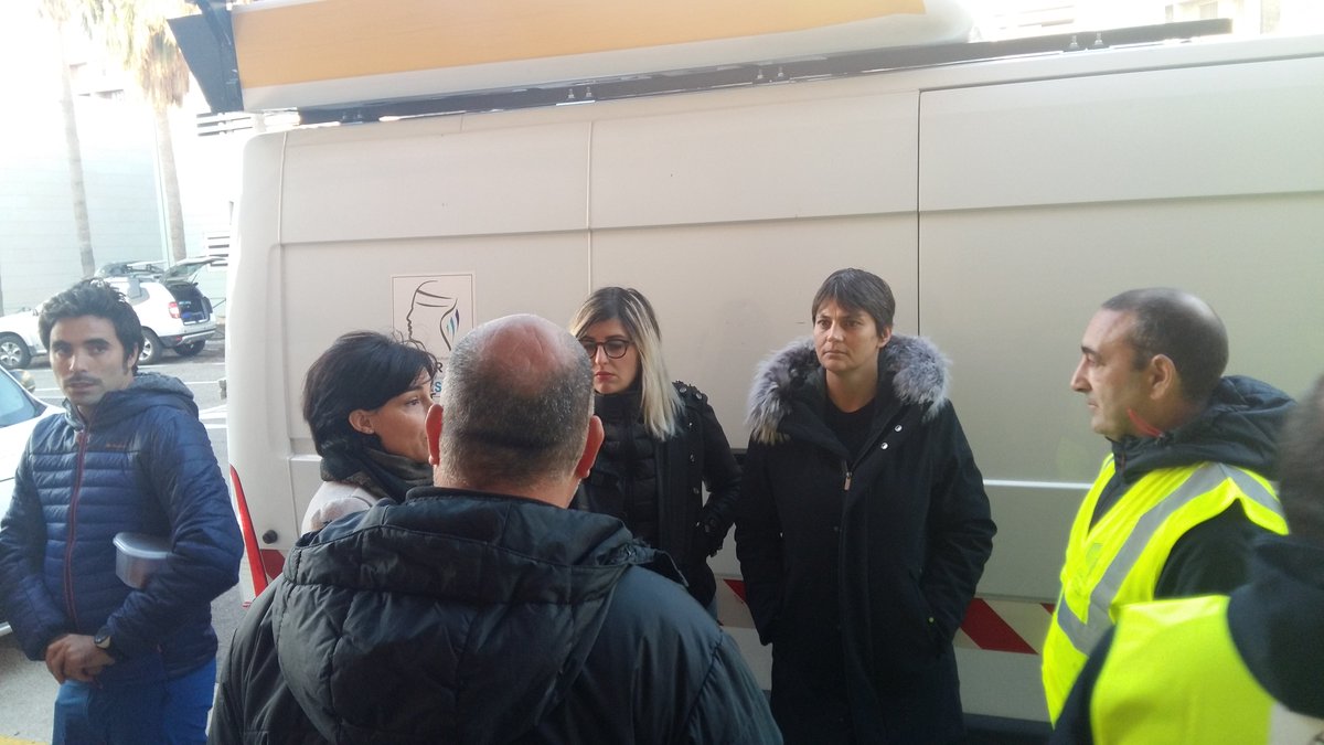 JF_Acquaviva's tweet photo. Sulidarità di a @ctcorse, @CroixRouge #perapace #secourspopulaire cu l'Italia: départ du convoi de denrées vers #camerino #terramoto https://t.co/EnwPsNmEwN