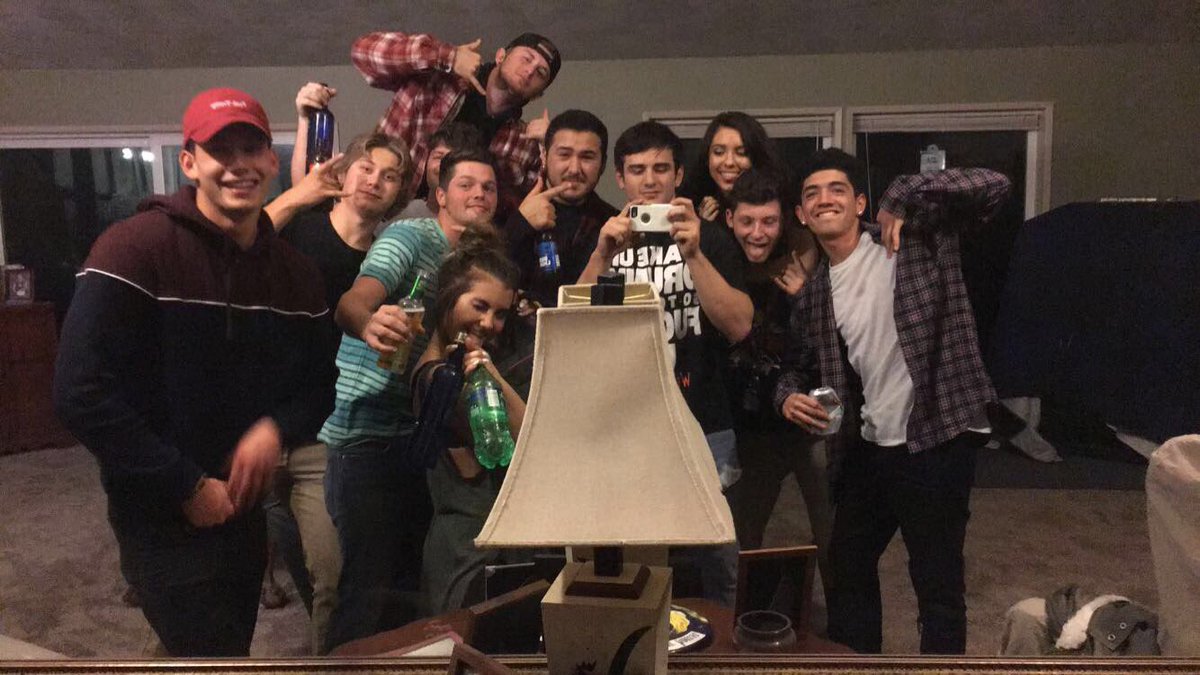 ChesterBrandon_'s tweet photo. https://t.co/HdhXokzJPZ