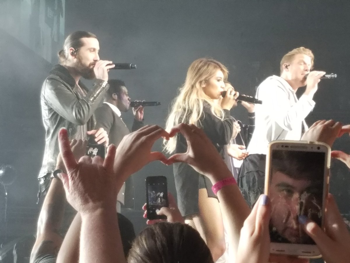 ierynne's tweet photo. @PTXofficial I love every part of this pic lol https://t.co/4EBIToMKSV
