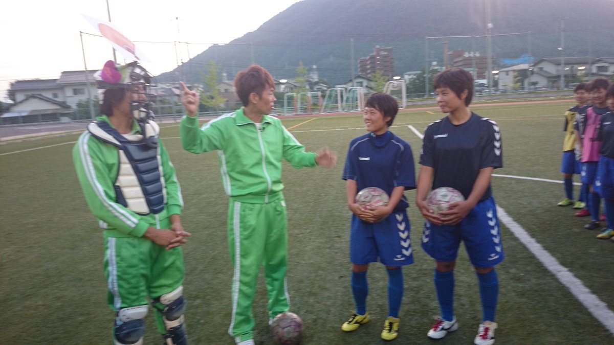 guruguruschool's tweet photo. 広島文教女子高校でクラブをぐるぐる!13年連続で全国大会出場中！県内最強・女子サッカー部の強さに迫る！広島県選抜の生徒とPK対決！トータル勝てるのか？？
県大会で金賞を受賞！校内最多の部員数を誇る吹奏楽部では、顧問の先生にサプライズ大作戦！11/13（日）午後4時55分！ https://t.co/Y6G3F3CdKH