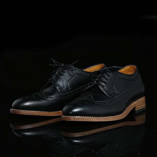 FionnBaxter's tweet photo. Black longwing with natural edge trim.

#fionnbaxter
#handmade 
#godsavecraftsman
#goodyearwelted
#handwelted
#madeinindonesia https://t.co/B6WKWPbPfk