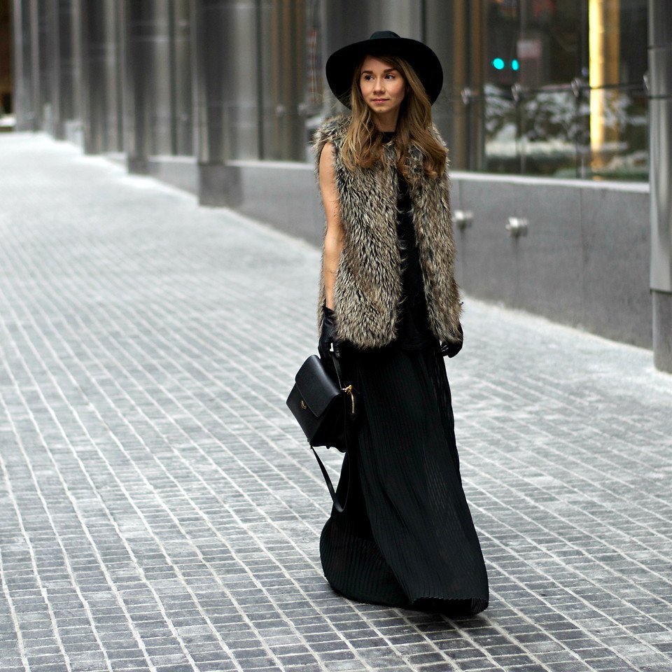 I like this page)) Black vest maxi dress dressfierce.biz/blackdress/bla…