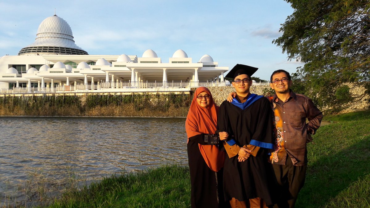 syfqz9's tweet photo. #UTPCONVO16 done #nowbacktoreallife #sadgame #ggwp https://t.co/hMSl6l2Opz