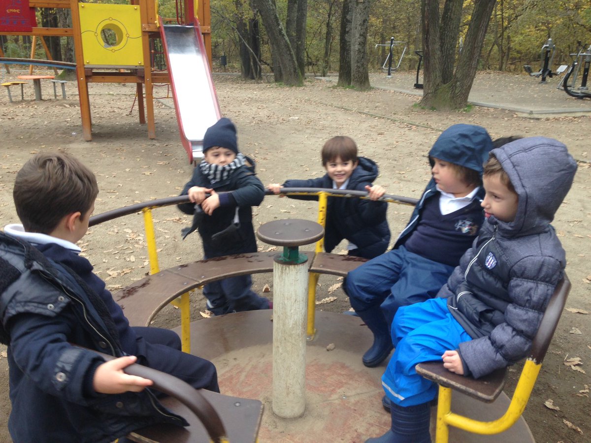 BSB_EYFS's tweet photo. Nothing like a play in the park after a good walk in the fresh air! #bsbreception https://t.co/AjonG9KnPn