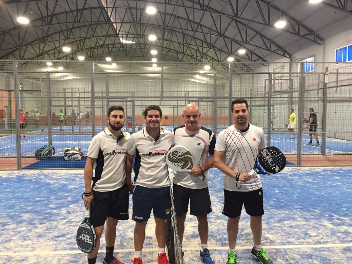 centro_dxtis's tweet photo. ¡El sábado el equipo de 3ª categoría ganó frente a #PadelZone y se ha colocado en la primera posición de la #LigaPorEquipos! https://t.co/s1DXSE3vF7