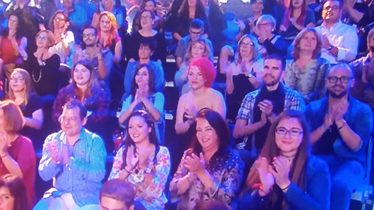neuspalma's tweet photo. viernes 4/11 plató de #TCMS5 Lo pasamos genial! @AngelLlacer @sarandonga55 @Carlos_Latre @RosaLopez @CruzyrayaJuan https://t.co/pcWZY2VeZF