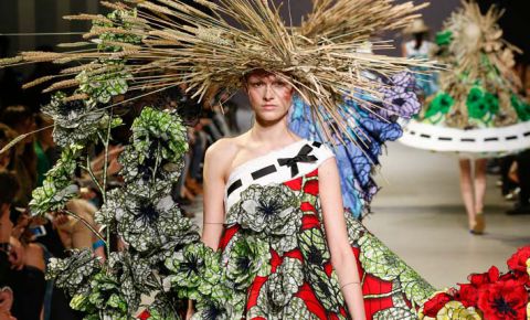 LONDON |  The Vulgar: Fashion Redefined at Barbican Art Gallery, until February 5, 2017 - bit.ly/2eeUvgJ