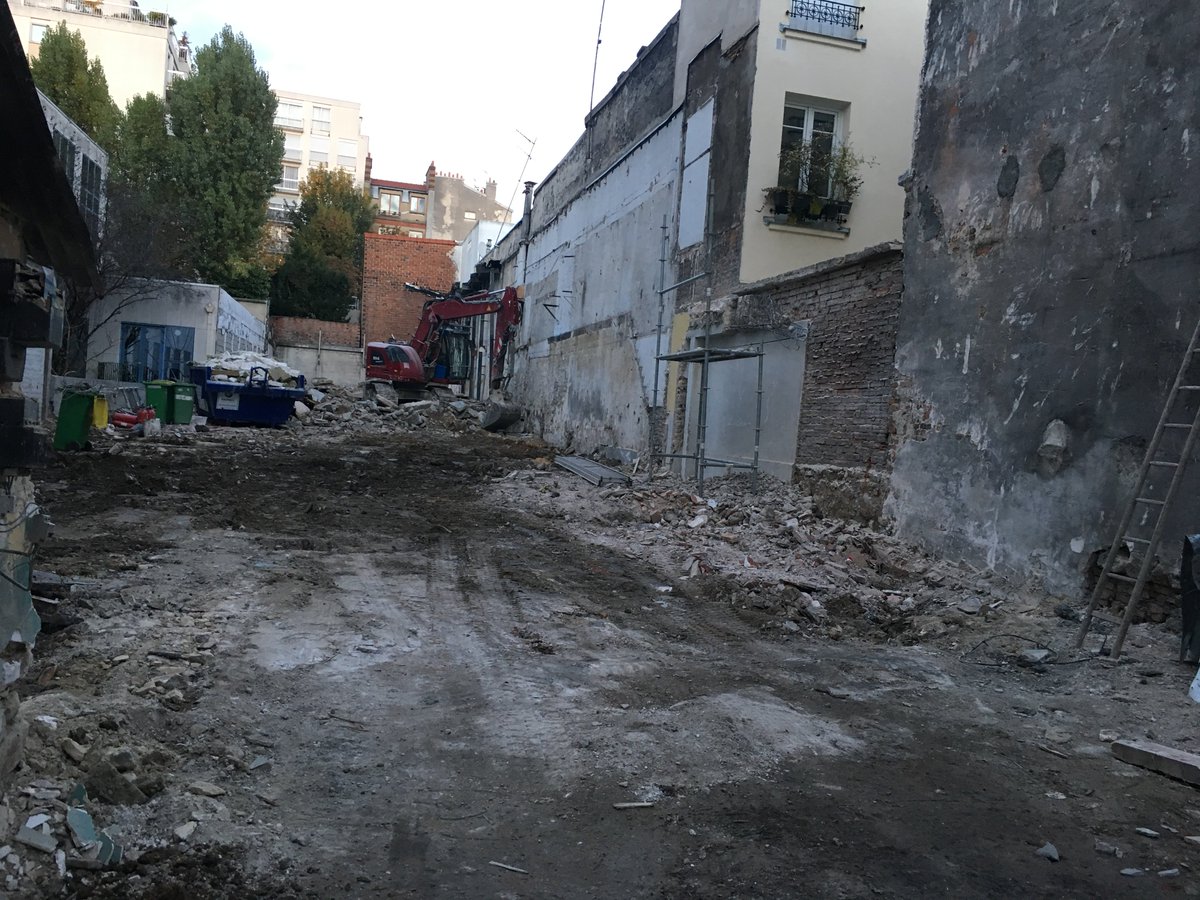 Espacity_Prom's tweet photo. La démolition s'achève ce soir. #LE42 #ESPACITY https://t.co/8u6GU0bNs4