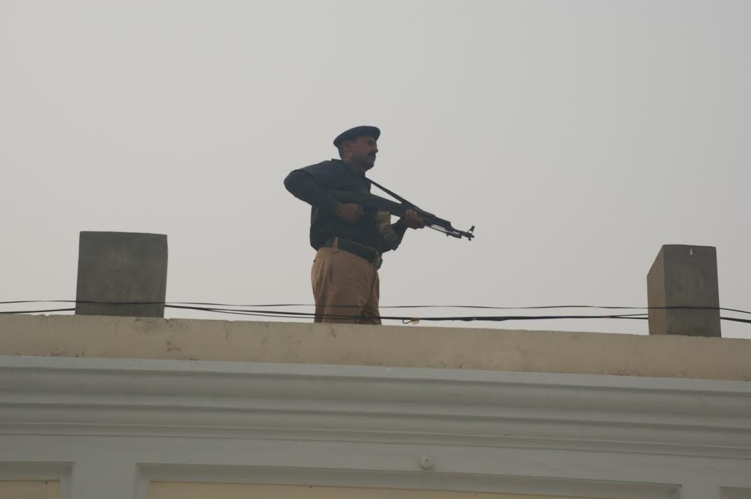PoliceNNS's tweet photo. Attentive and watchful duty of Gurdwara Janam Asthan due to coming festival of Birthday Celebrations of Baba Guru Nanak Dev Jee in Nankana. https://t.co/eVXtfsv80a