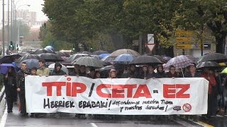 AhotsaInfo's tweet image. [Bideoa] #TTIPrikEZ Clamor en Iruñea contra los tratados TTIP y CETA ahotsa.info/edukia/manifes…