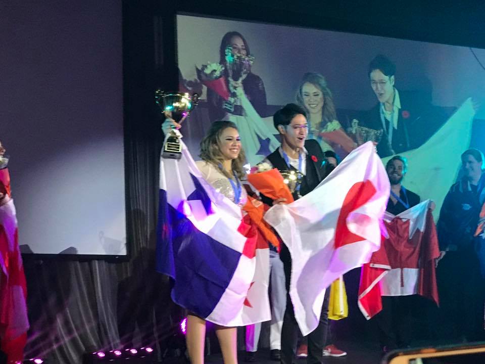DAMch_Official's tweet photo. 【KWC2016速報】
カナダ・バンクーバーで開催のカラオケ世界大会。
日本代表の海蔵亮太さんが見事優勝を果たし、カラオケ世界一の座に輝きました!
おめでとうございます!!
#kwc2016 https://t.co/i18np9itvF