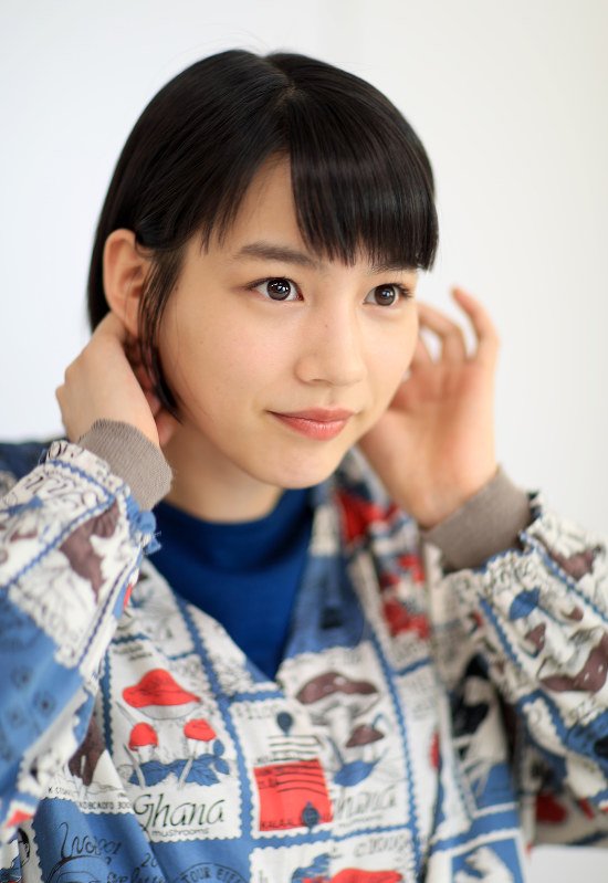 Blanche M09 Blanche M09 映画 この世界の片隅に で声優を務めたのん 能年玲奈 さん 東京都新宿区で２０１６年１１月１日 梅村直承撮影 のん 能年玲奈 この世界の片隅に T Co K2cboe5on1 Twitter