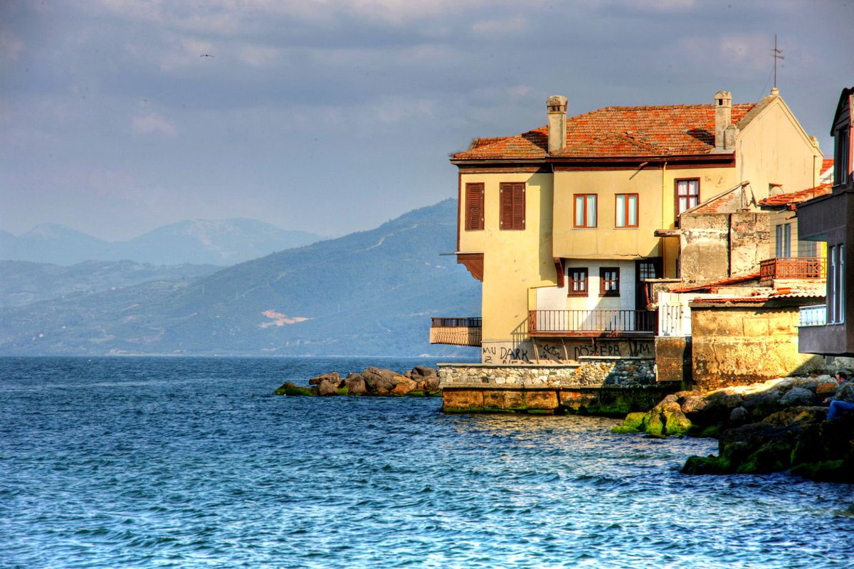 PandoraXStudios's tweet image. Good morning from a sunny and very Windy Bursa day. It&apos;s a nice day to code! Our Android app is on its way to market this week #AndroidRocks