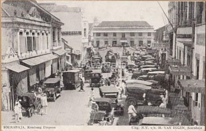 Jl. Kembang Jepun th. 1910-1920.
Kawasan ini adalah pusat perdagangan yg berkembang sangat pesat sejak jaman dahulu. #STD

Foto ebay