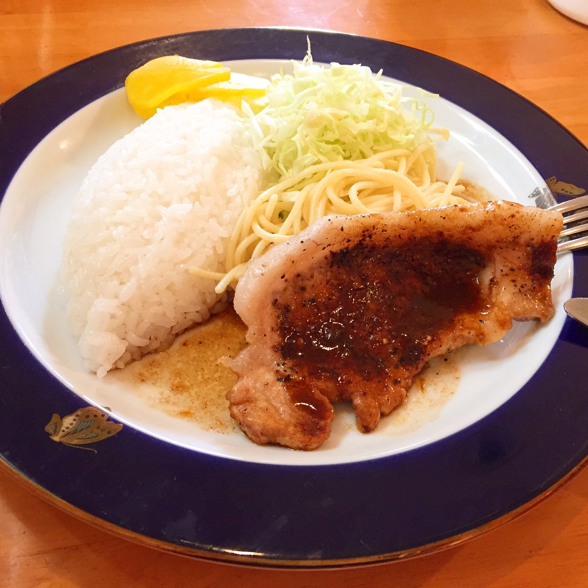 onion3581092's tweet photo. いつかのまかない。
ポークステーキ🍴
オニオン自慢のデミグラスソース仕上げ。
ランタイム終了後、午後3時にお腹ペッコペコで食べるまかないは美味しすぎてあっという間にペロリ完食😋
#ハンバーグの店オニオン#まかない #富谷市 #tomiyacity #JAPAN #ポークステーキ https://t.co/QNJS7L2ohE