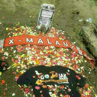 1penggilingan1's tweet photo. Mengorbankan nyama demi keselamatan kawan dan anggota selamet jln (alm ambon) doa kami bersamamu @thejakXmalank https://t.co/PMpTXbmh2i