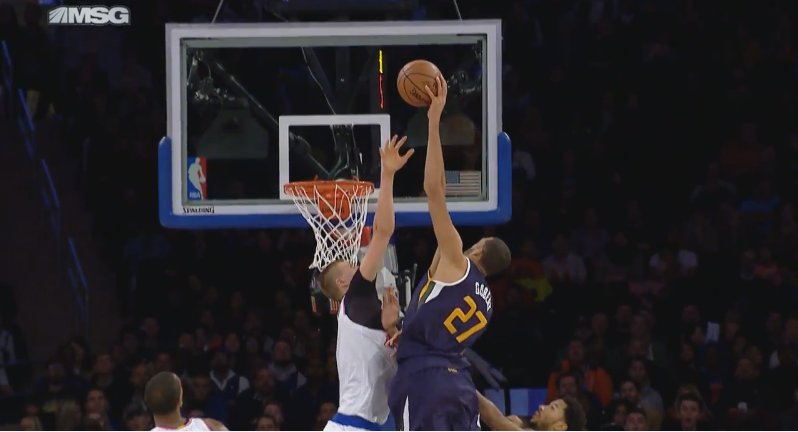 TrashTalk_fr's tweet photo. Un peu plus haut @rudygobert27, s'il-te-plaît. https://t.co/vWWoJ7RGOT