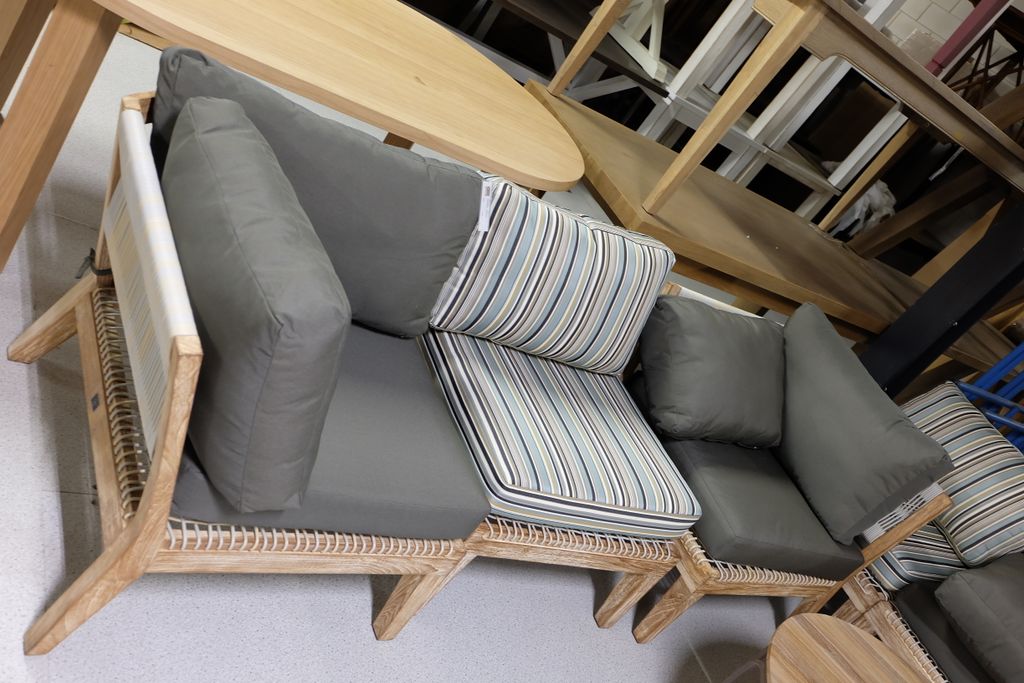 A7 outlet tweet media