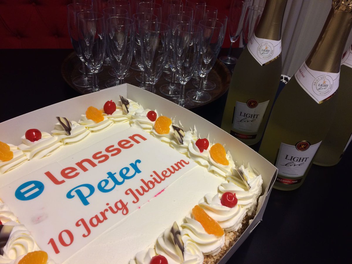 Alweer 10 jaar geleden dat ik ben gestart bij <a href="/LenssenAdvies/">Lenssen Advies</a>. Vandaag begonnen met een lekker stukje taart en  (alcoholvrije) champagne!