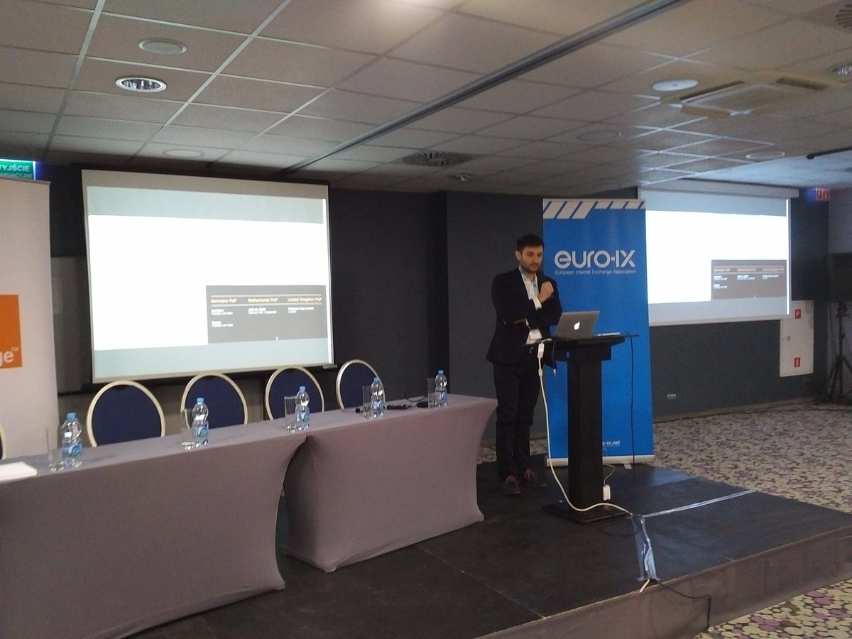 rjakub's tweet photo. Michał Reutt talking about #Orange #TPIX during the 26th #EuroIX https://t.co/JWHSA9sOEG