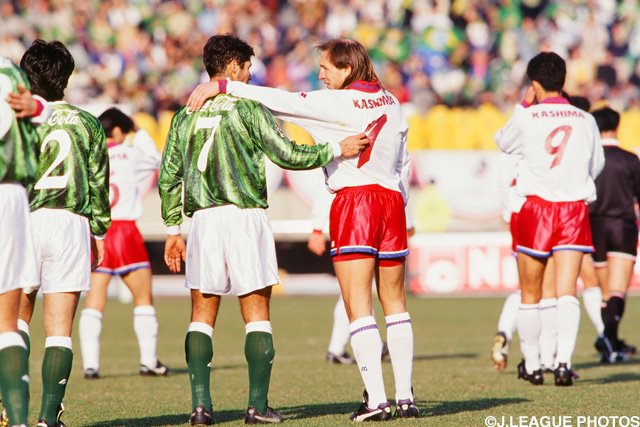 ট ইট র jリーグ 日本プロサッカーリーグ 1993年のチャンピオンシップ ヴェルディ川崎は2nd優勝の勢いのままに鹿島を撃破 エースの三浦 知良が2試合ともにゴールを奪うなど タレント軍団が初代王者としてjリーグの歴史にその名を刻んだ T Co ট ইট র jリーグ 日本プロサッカーリーグ 1993年のチャンピオンシップ ヴェルディ川崎は2nd優勝の勢いのままに鹿島を撃破 エースの三浦 知良が2試合ともにゴールを奪うなど タレント軍団が初代王者としてjリーグの歴史にその名を刻んだ T Co