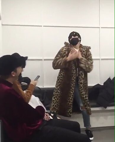 lizalovedrm's tweet photo. Ви шубу у Киркорова стыбзил😂💯💯 https://t.co/vCQjD22yqP