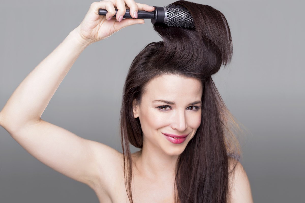 FeminaIndia's tweet photo. Give us the best hairdo you can pull off when you have to get #readyin5 and be our beauty intern for a day at #HairHeroes2016. @TIGIIndia https://t.co/lMrvjCIxmy