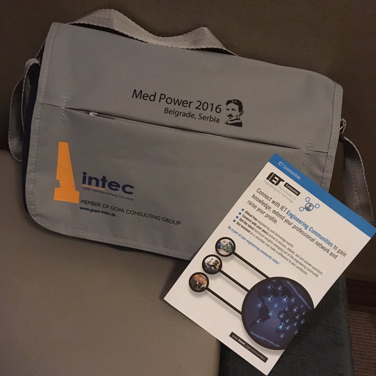 RobAllen_APM's tweet photo. Cool conference bag...pen, notepad and @IETCommunities flyer 😃 #medpower #belgrade #theiet https://t.co/su1fLlAeEJ
